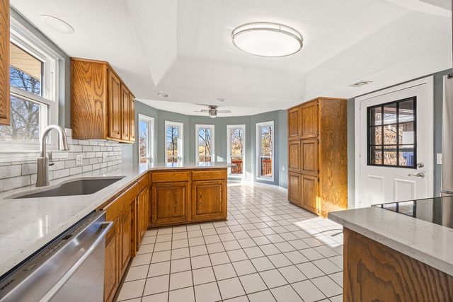 12017 Red Oak Drive, Fayetteville, AR 72704