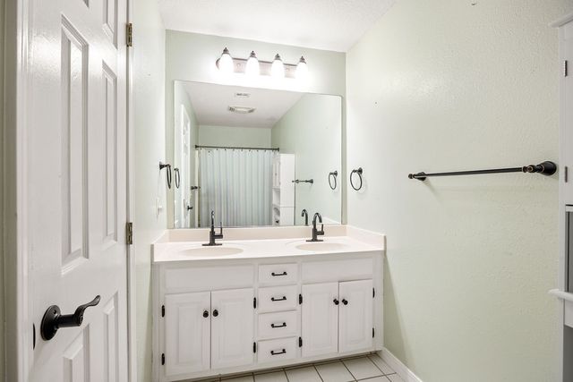 12017 Red Oak Drive, Fayetteville, AR 72704