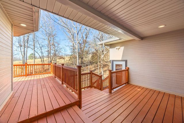 12017 Red Oak Drive, Fayetteville, AR 72704