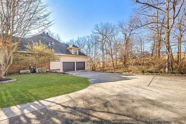 12017 Red Oak Drive, Fayetteville, AR 72704