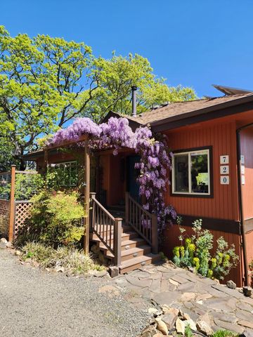 720 Grover Street, Ashland, OR 97520