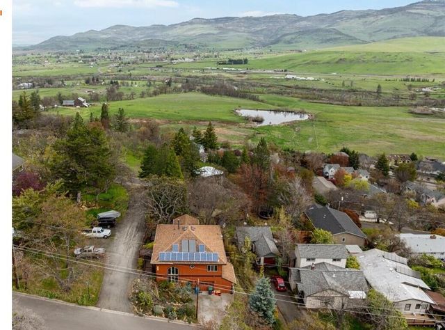 720 Grover Street, Ashland, OR 97520