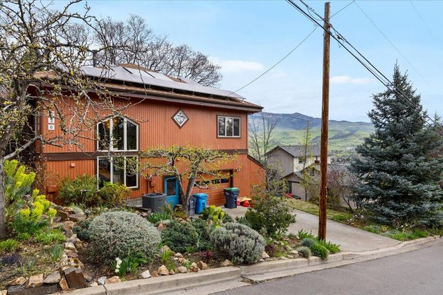 720 Grover Street, Ashland, OR 97520