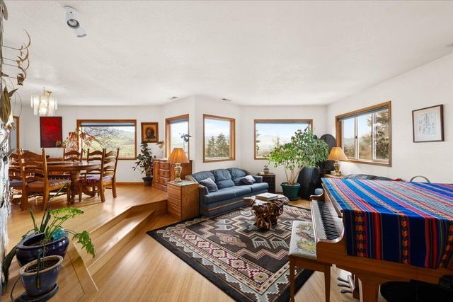 720 Grover Street, Ashland, OR 97520