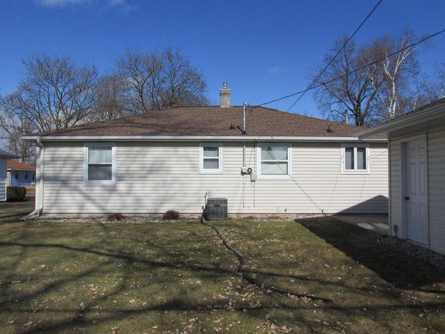 1011 E LINDBERGH STREET, Appleton, WI 54911