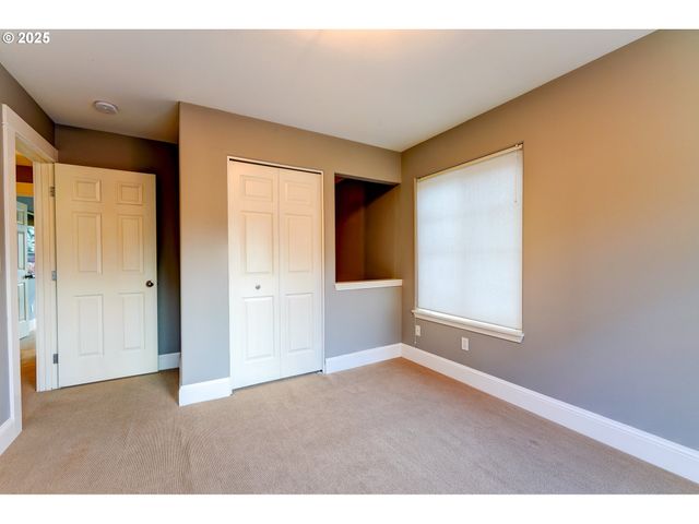 502 Ne KNOTT St, Portland, OR 97212