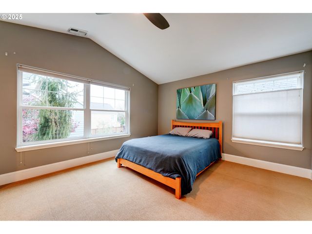 502 Ne KNOTT St, Portland, OR 97212