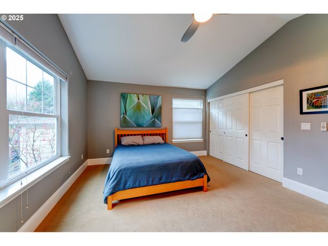 502 Ne KNOTT St, Portland, OR 97212