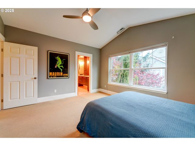 502 Ne KNOTT St, Portland, OR 97212