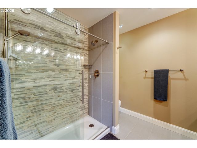 502 Ne KNOTT St, Portland, OR 97212