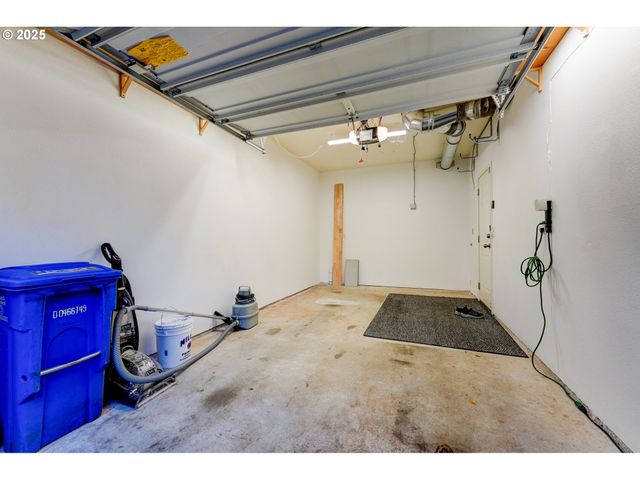 502 Ne KNOTT St, Portland, OR 97212