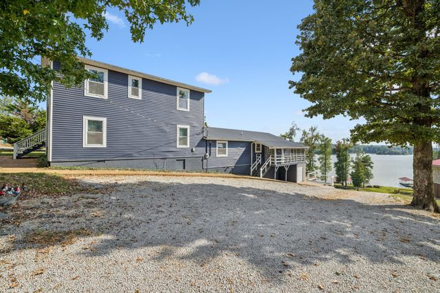 824 Driftwood Dr, Lobelville, TN 37097
