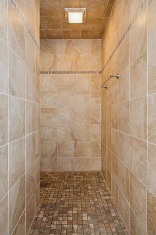 824 Driftwood Dr, Lobelville, TN 37097