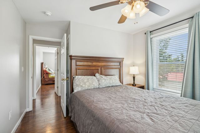 824 Driftwood Dr, Lobelville, TN 37097