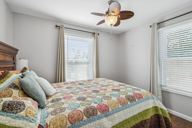 824 Driftwood Dr, Lobelville, TN 37097
