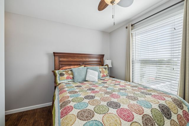 824 Driftwood Dr, Lobelville, TN 37097