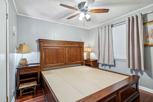 824 Driftwood Dr, Lobelville, TN 37097