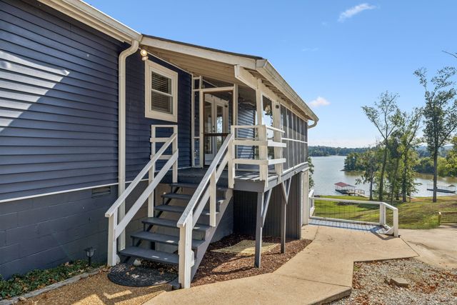 824 Driftwood Dr, Lobelville, TN 37097