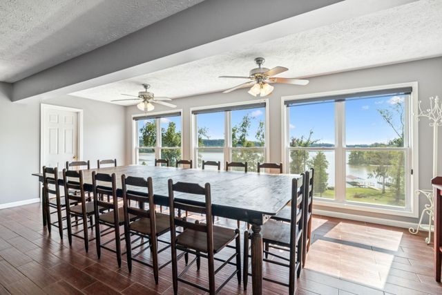 824 Driftwood Dr, Lobelville, TN 37097