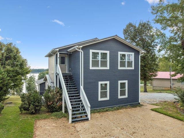824 Driftwood Dr, Lobelville, TN 37097