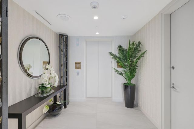 210 SE Mizner Boulevard 301, Boca Raton, FL 33432