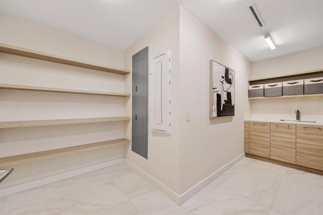 210 SE Mizner Boulevard 301, Boca Raton, FL 33432