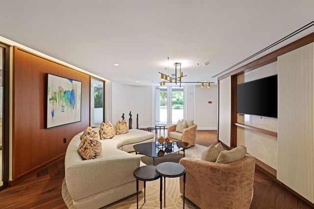 210 SE Mizner Boulevard 301, Boca Raton, FL 33432