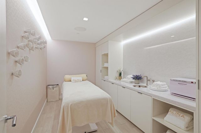 210 SE Mizner Boulevard 301, Boca Raton, FL 33432