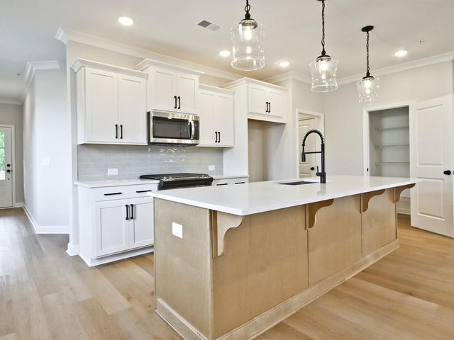 300 Colsen Drive, Acworth, GA 30102