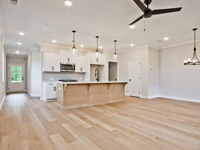 300 Colsen Drive, Acworth, GA 30102