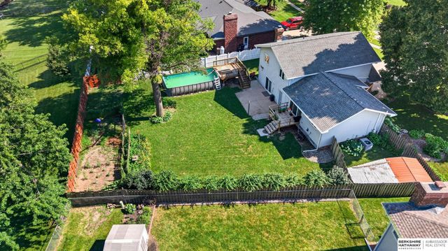 213 Barrington Drive, Gretna, NE 68028
