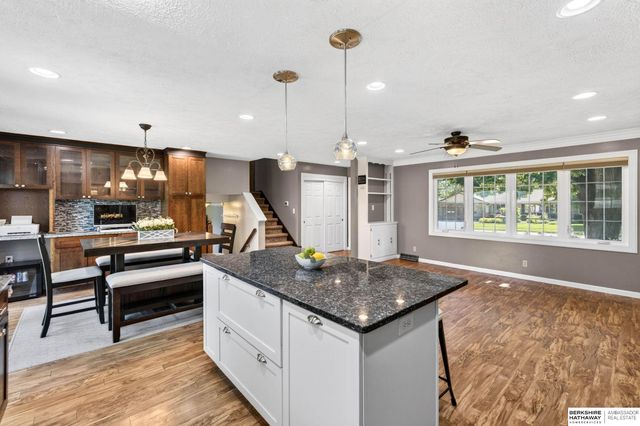 213 Barrington Drive, Gretna, NE 68028