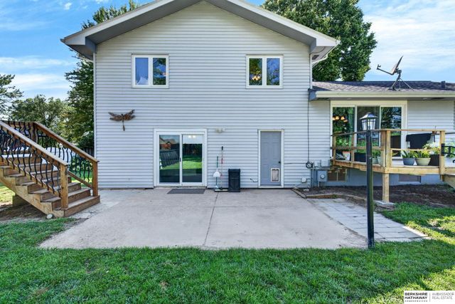 213 Barrington Drive, Gretna, NE 68028