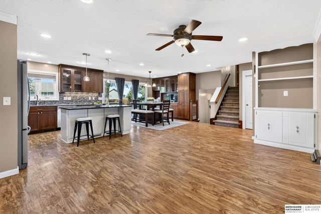 213 Barrington Drive, Gretna, NE 68028