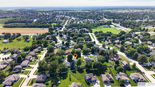213 Barrington Drive, Gretna, NE 68028