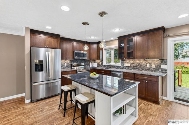 213 Barrington Drive, Gretna, NE 68028