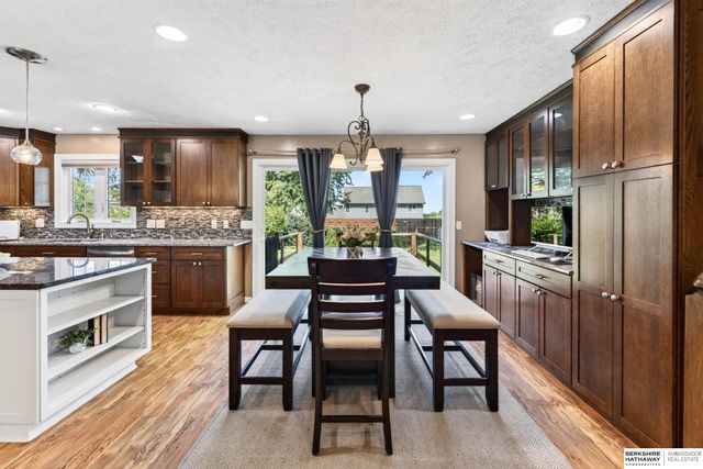 213 Barrington Drive, Gretna, NE 68028