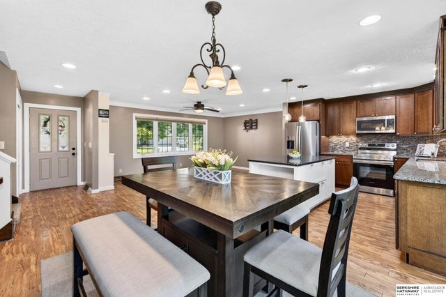 213 Barrington Drive, Gretna, NE 68028