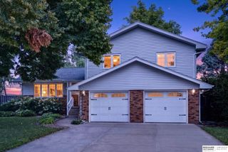 213 Barrington Drive, Gretna, NE 68028