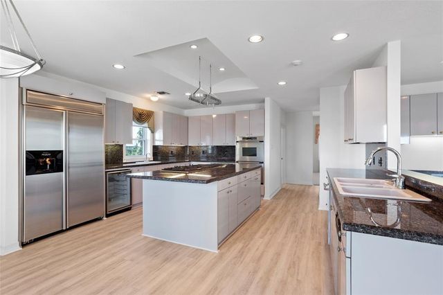 7123 Broadway Street, Galveston, TX 77554