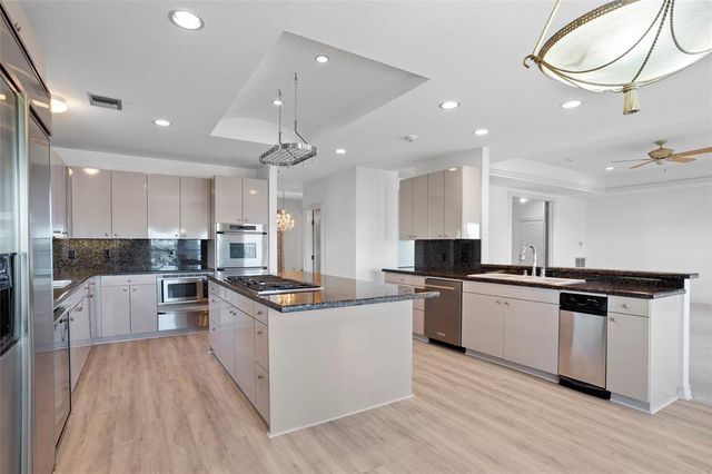 7123 Broadway Street, Galveston, TX 77554