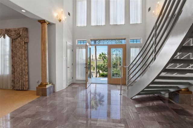 7123 Broadway Street, Galveston, TX 77554