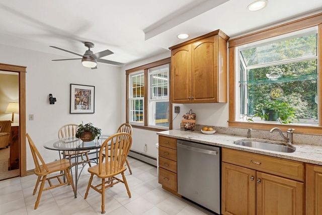 16 Williamsburg Drive, Amherst, NH 03031