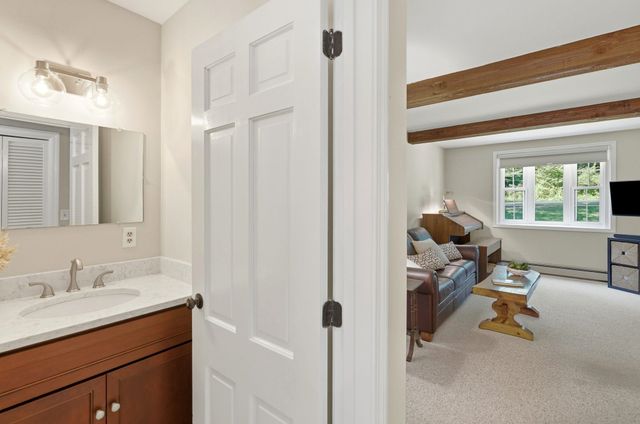 16 Williamsburg Drive, Amherst, NH 03031