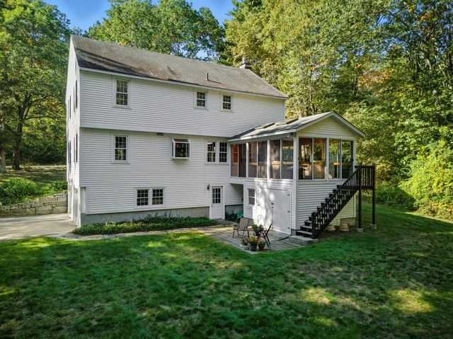 16 Williamsburg Drive, Amherst, NH 03031
