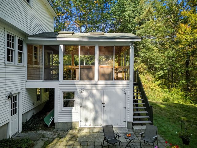 16 Williamsburg Drive, Amherst, NH 03031