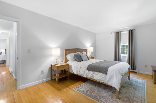 16 Williamsburg Drive, Amherst, NH 03031