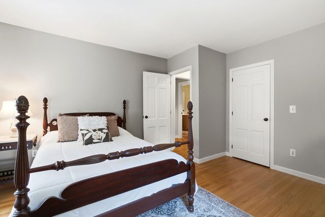 16 Williamsburg Drive, Amherst, NH 03031