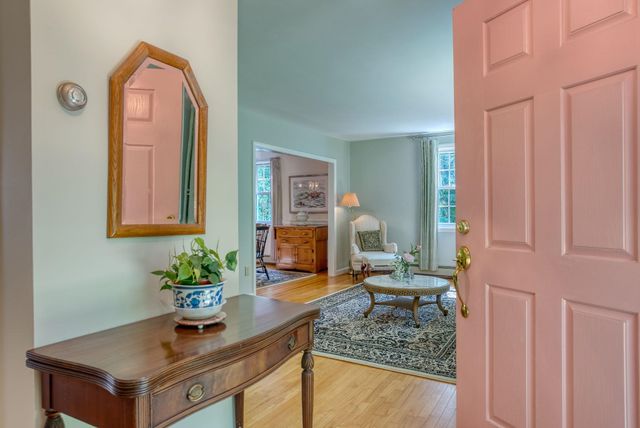 16 Williamsburg Drive, Amherst, NH 03031