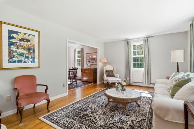 16 Williamsburg Drive, Amherst, NH 03031